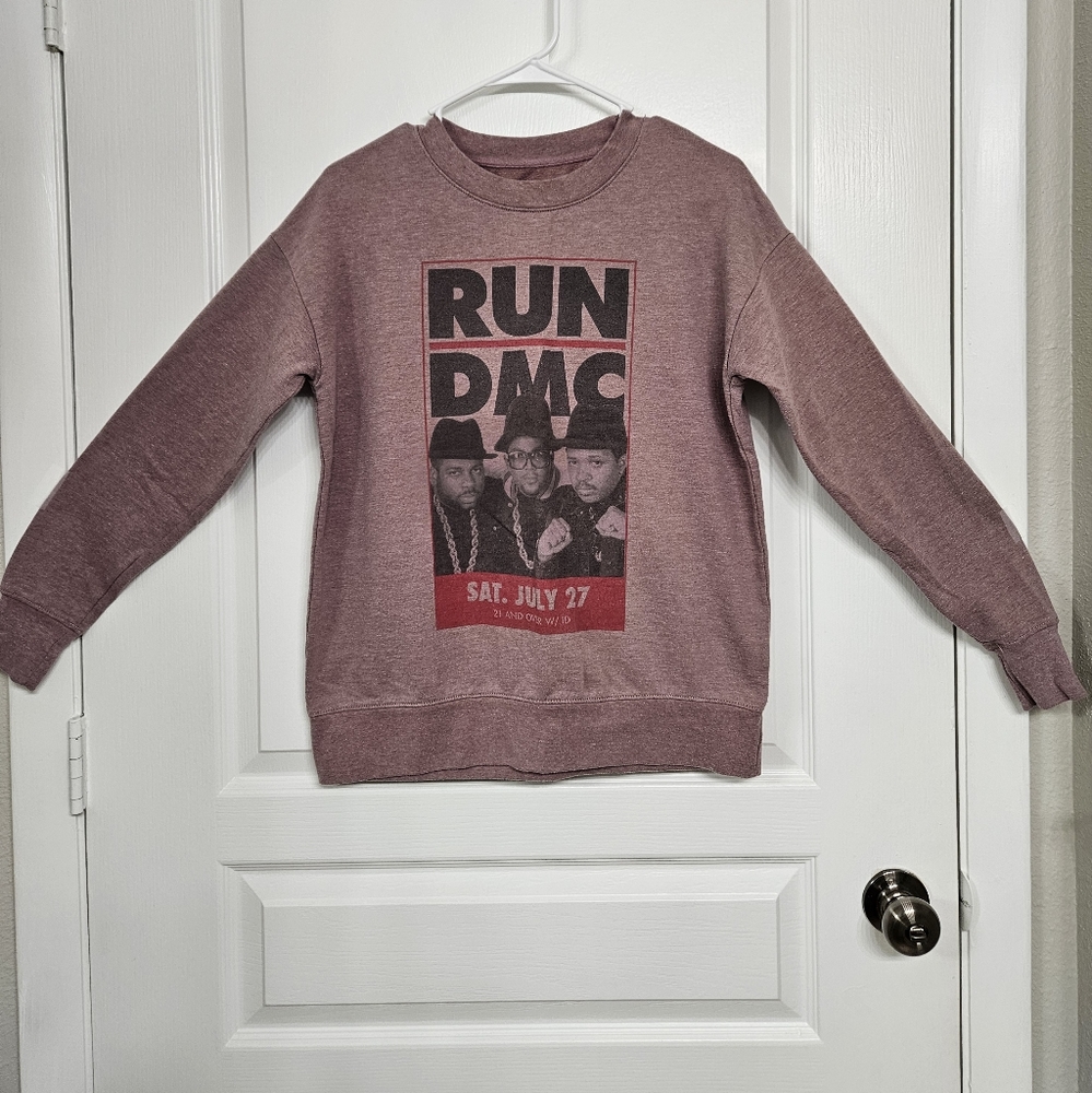 Run DMC American Eagle vintage looking 90s rnb hip hop XS maroon sweater